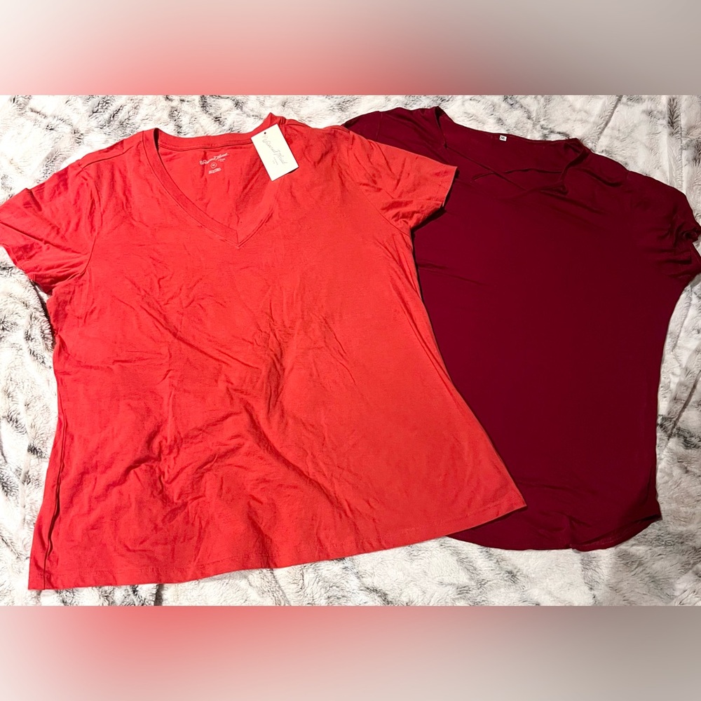 Universal Thread Women’s V-Neck Tee NWT in Red XXL + Dark Red Knit Tee 2XL